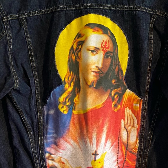 Mossimo Jean jacket with large colorful patch - Picture 7 of 8